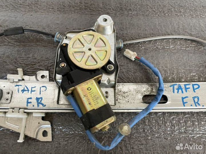 Стеклоподъемник передний правый Mazda Millenia