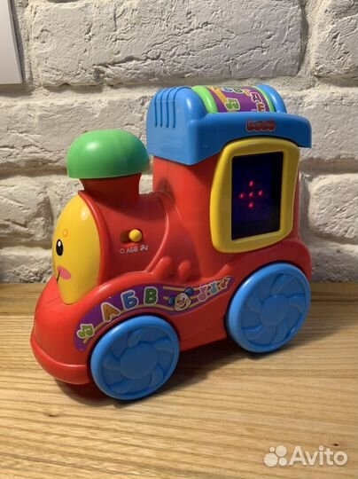 Паровозик музыкальный Fisher Price