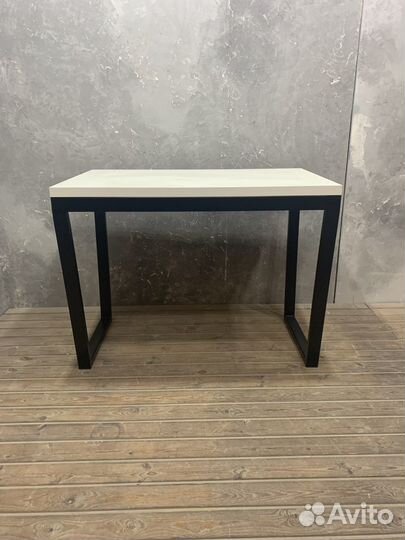 Стол письменный