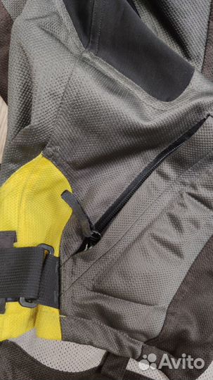 Мотокуртка с защитой