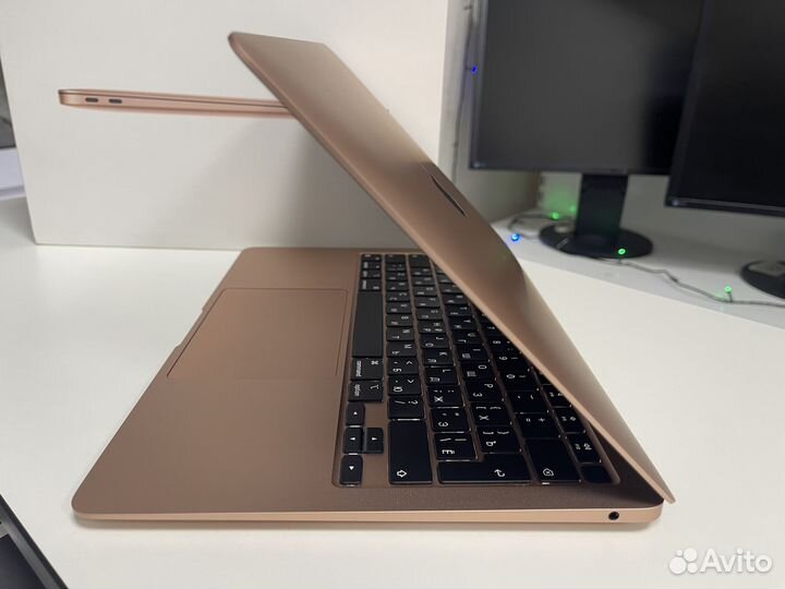 MacBook Air 13 (2020) M1 8 Ram 256 SSD (Э-835)