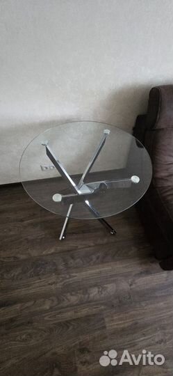 Кухонный стол стеклянный