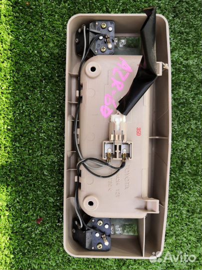 Бардачок под очки toyota noah AZR60 1azfse