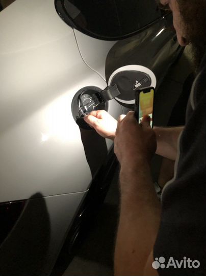 Открыть прикурить машину Вскрытие электромобиля