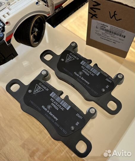 К-т задних тормозных колодок Porsche Carrera 992