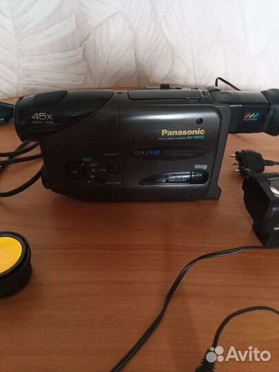 Видеокамера Panasonic NV-R500