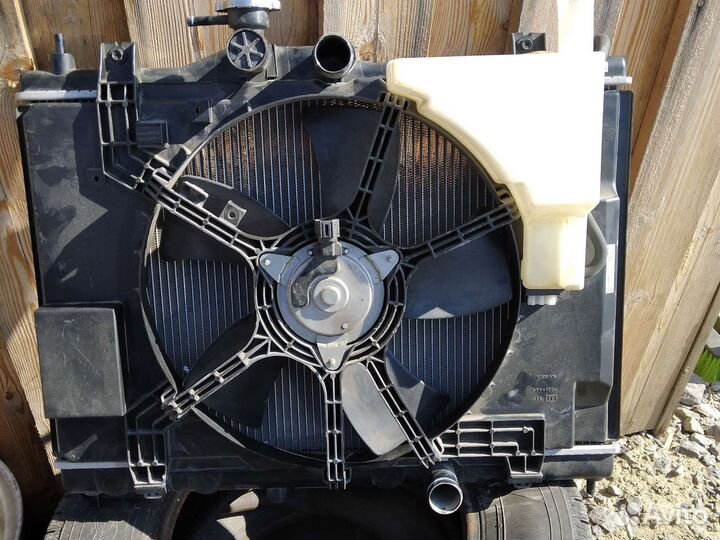 Запчасти nissan tiida радиатор