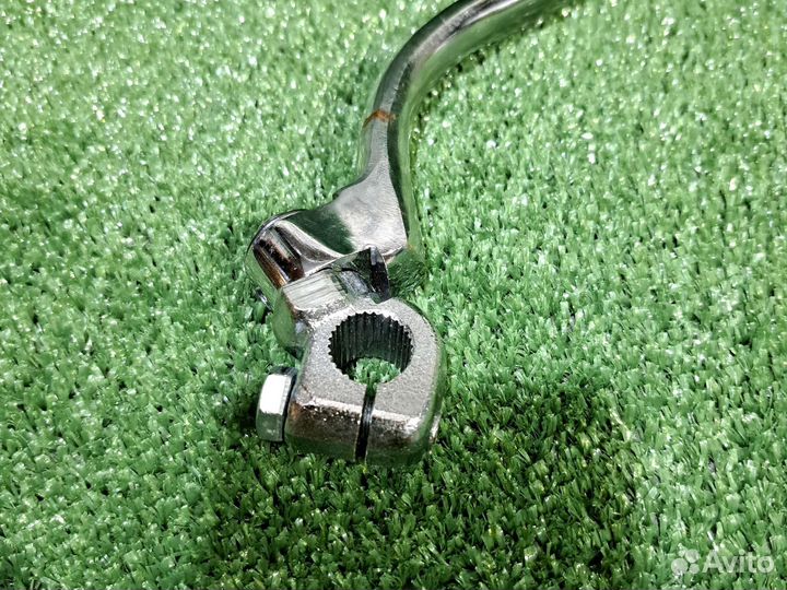 Лапка на мотоцикл