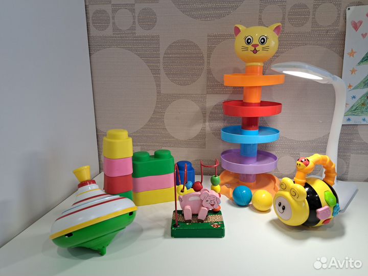 Развивающие игрушки для малышей пакетом