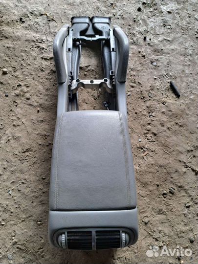 Подлокотник на Porsche Cayenne