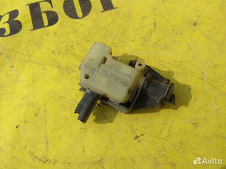 Лючок бензобака Citroen C4 2 B7 2011-2016 хэтчбек