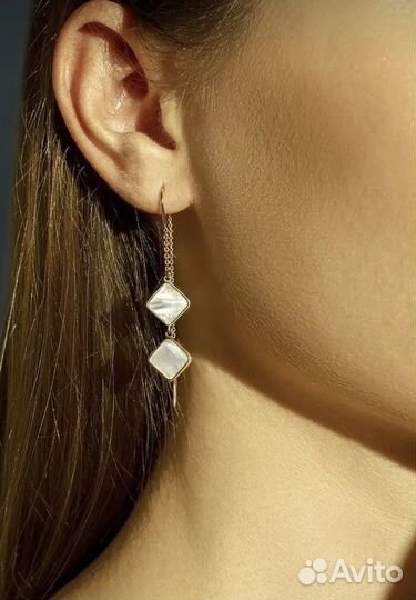 Золотые серьги с перламутром