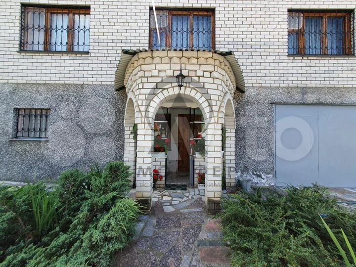 Дом 219 м² на участке 6 сот.