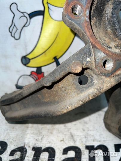 Кулак поворотный задний правый Toyota Camry 40