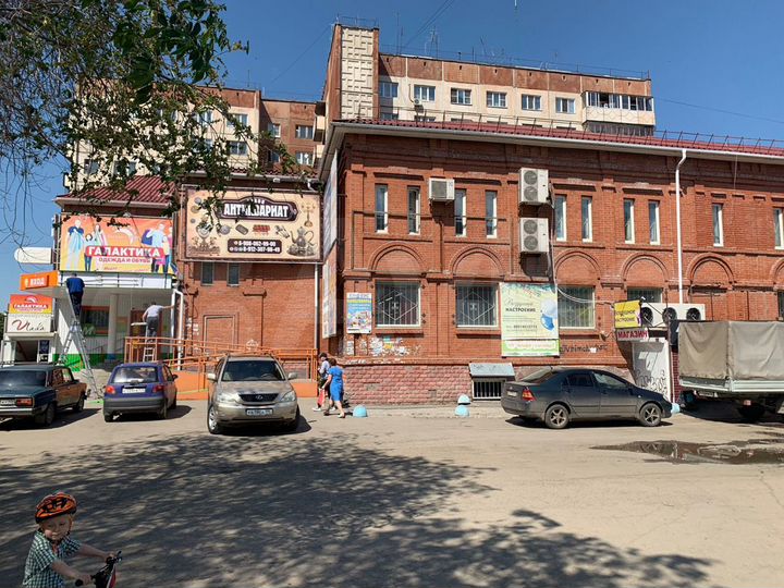 Торговая площадь, 65 м²