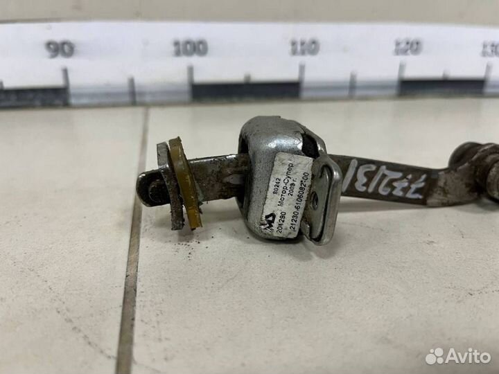 Ограничитель двери Chevrolet Niva 2002-2009