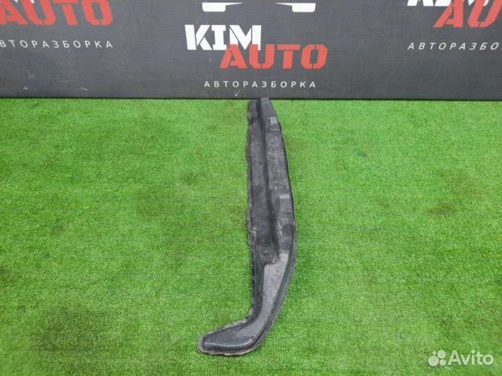 Пыльник крыла передний правый Ford Focus 2 Hb 1.6
