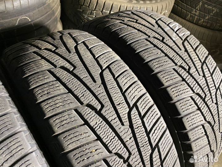 Kumho I'Zen KW31 215/55 R17 98R