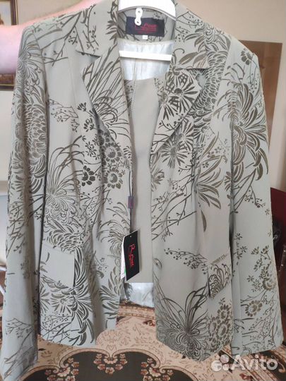 Костюм женский (пиджак, блузка, юбка) размер 50