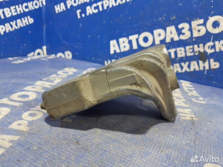 Крепление двигателя Toyota Vista седан 3S-FE 1994