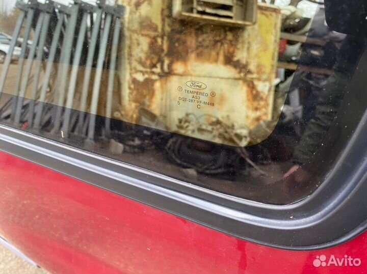 Стекла задних крыльев Ford Explorer 2