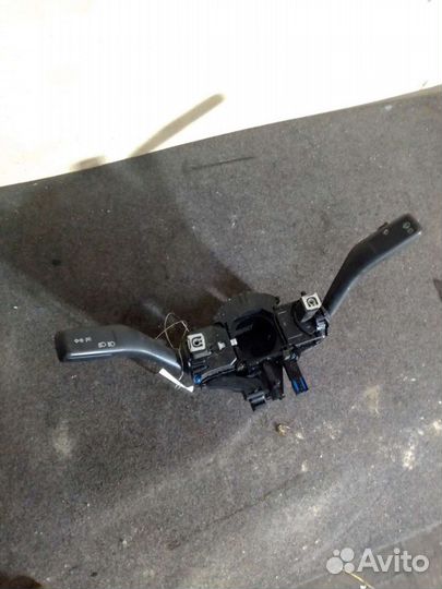 Подрулевой переключатель Volkswagen Golf 5