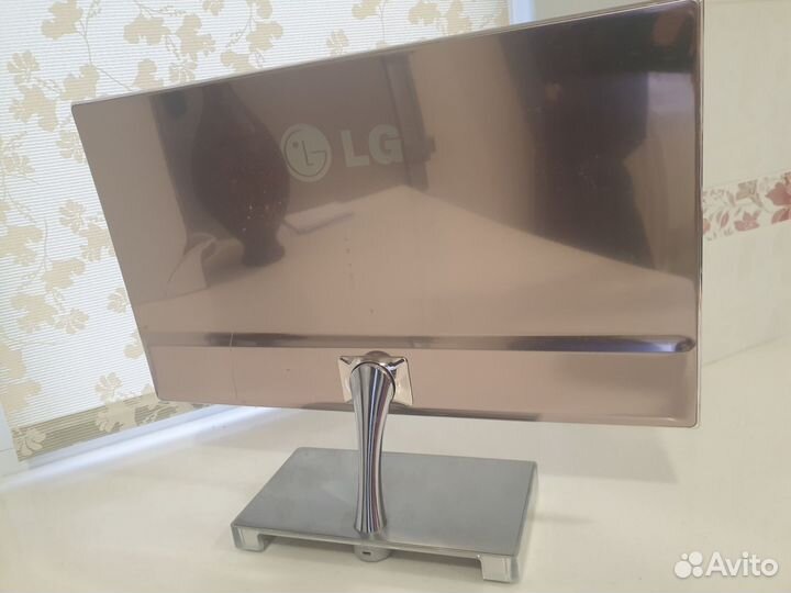 Монитор 22 дюйма LG