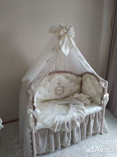 Продаю комплект,Кровать,Балдахин в подарок