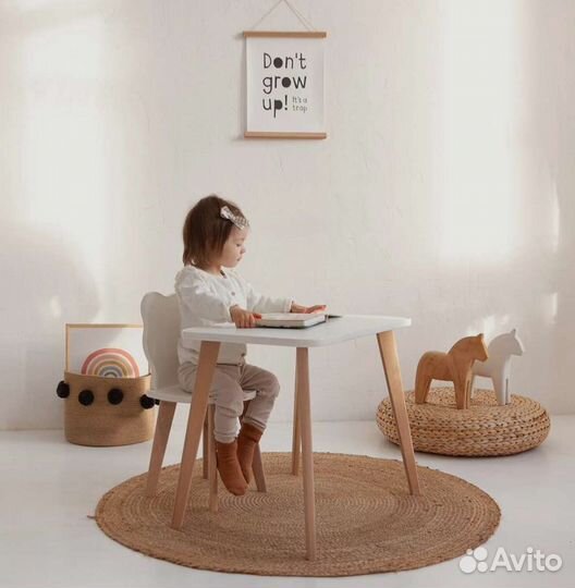 Стол и стул детский, комплект мебели