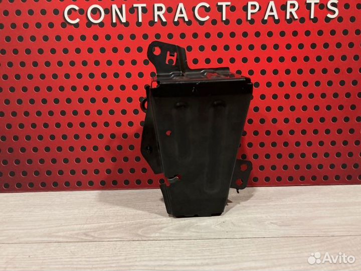 Домкрат Toyota Land Cruiser 200 2015