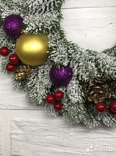 Венок новогодний Литые ветки заснеженные