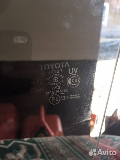 Стекло левое