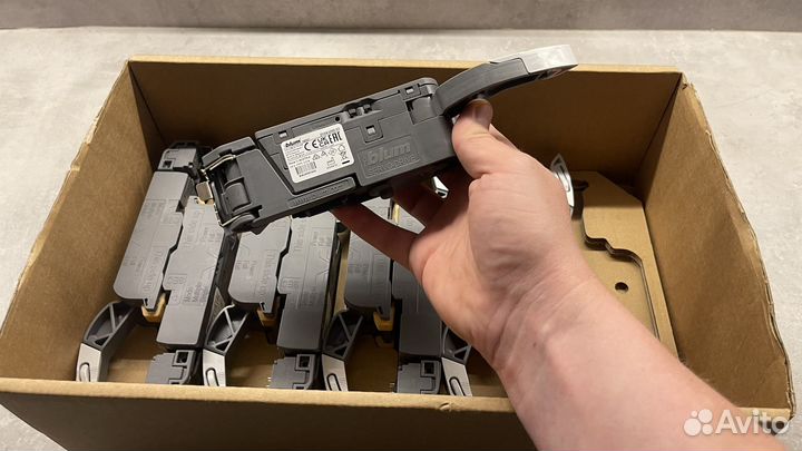 Сервопривод для ящика blum servo-drive Z10A3000