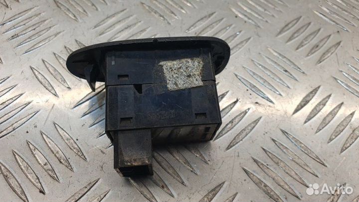 Кнопка стеклоподъемника