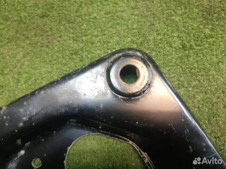 Кронштейн передней балки Opel Astra H Z16XER 2007