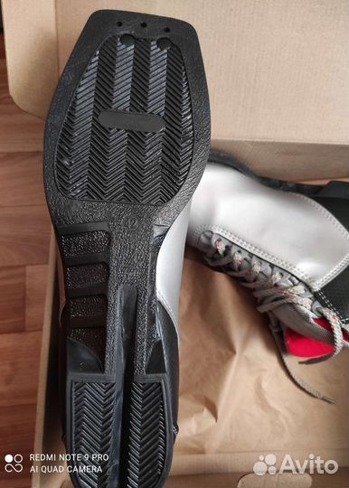 Лыжные ботинки