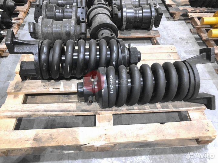 Натяжитель гусеницы Komatsu PC300LC-8M0