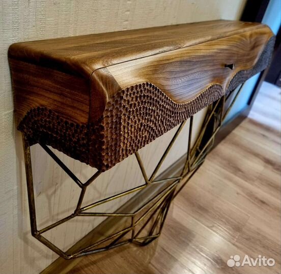 Консоль дизайнерская, с ящиком,массив дерева (вяз)