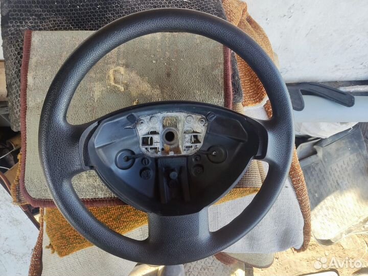 Руль renault duster 2013 не потёртый