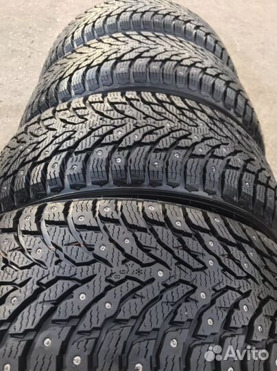 Nokian Tyres Hakkapeliitta 9 215/55 R16