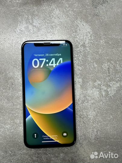 iPhone X, 64 ГБ