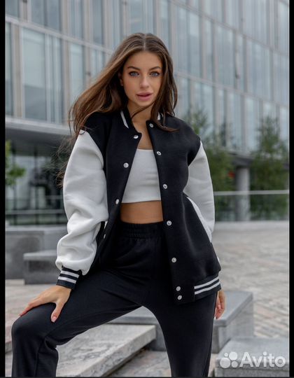 Спортивный костюм 44 новый