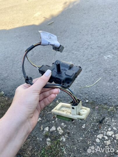 Moтoрчик заcлонки пeчки Fоrd Fосus I