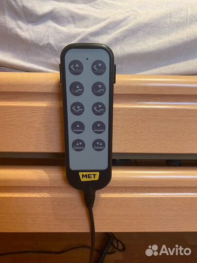 Медицинская кровать MET с матрасом