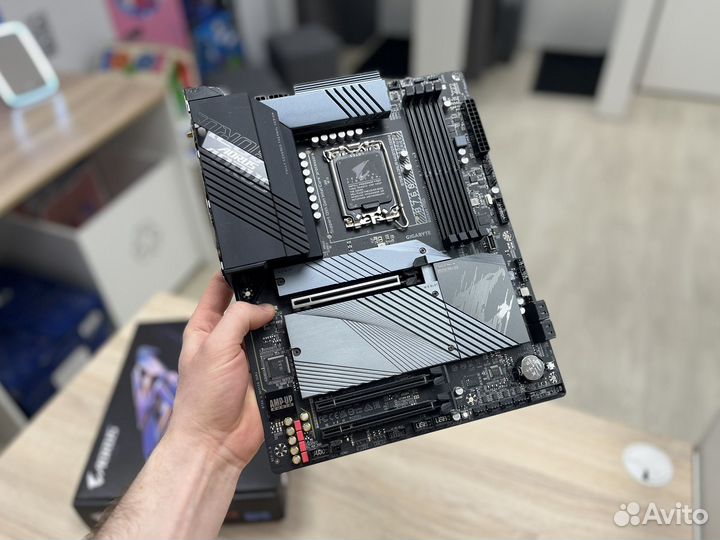 Идеальная Aorus B760 Master DDR4 (Скупка/Трейд-Ин)