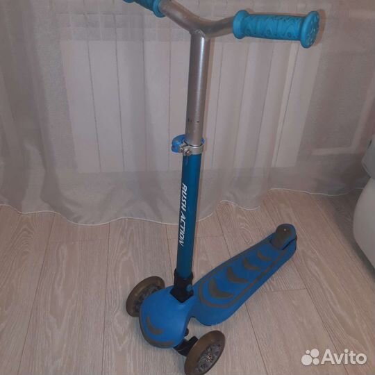 Самокат детский трехколесный