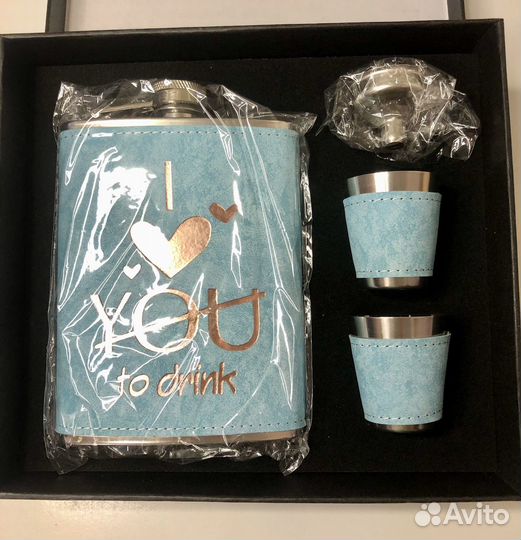 Фляжка с рюмками