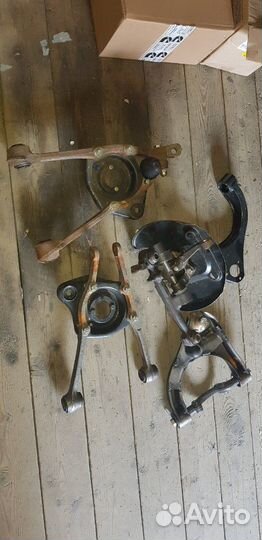 Кулак поворотный в сборе на Волгу