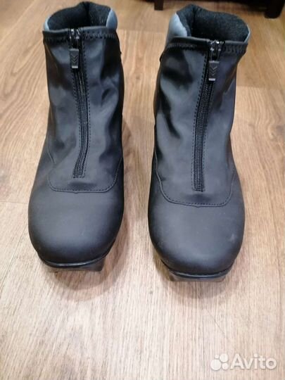 Лыжные ботинки р. 41