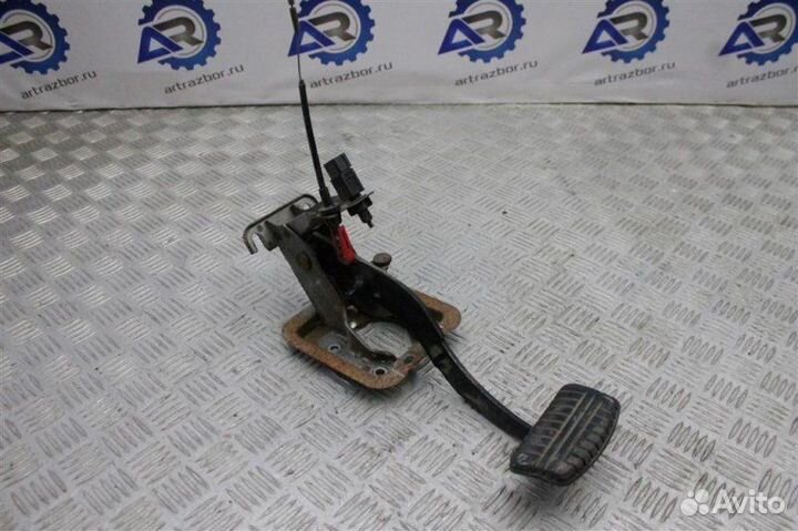 Педаль тормоза Mitsubishi Dion 2.0 4G63 135 Л.С